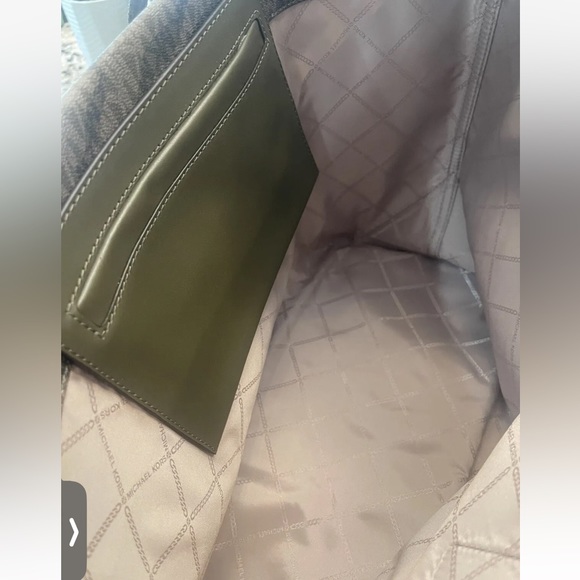 NWT MICHAEL Michael Kors Large Logo Animal Print Tote Olive with Signature Logo - Picture 6 of 9